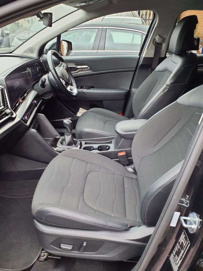 A 2024 KIA SPORTAGE 1.6 T-GDi 3 SUV 5dr Petrol Manual Euro 6 (s/s) (148 bhp) 6 MONTHS WARRANTY A 2024 KIA SPORTAGE 1.6 T-GDi 3 SUV 5dr Petrol Manual Euro 6 (s/s) (148 bhp) 6 MONTHS WARRANTY