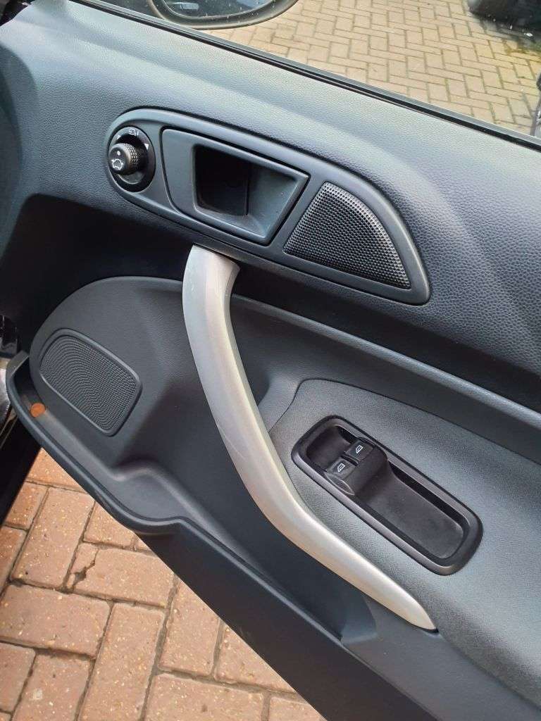 2011 FORD FIESTA 2011 FORD FIESTA