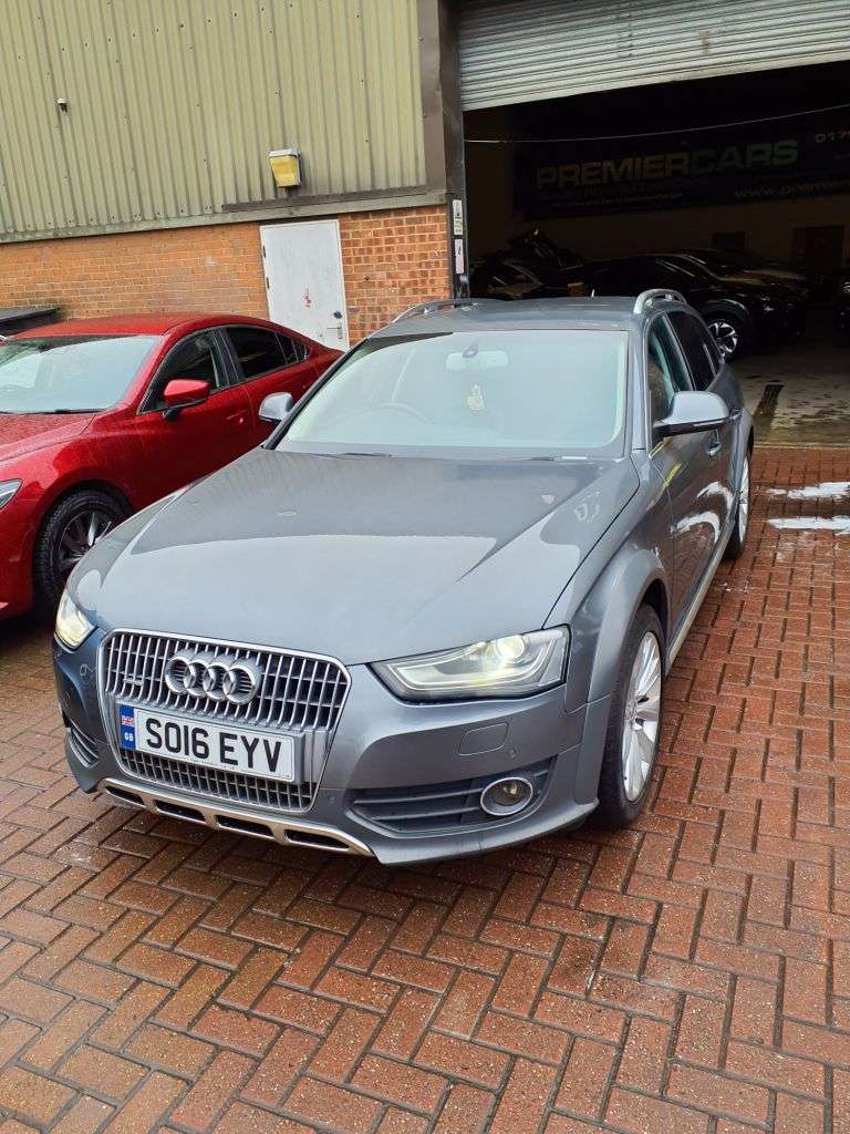A 2016 AUDI A4 ALLROAD 2.0 TDI Estate 5dr Diesel S Tronic quattro Euro 5 (s/s) (177 ps) 6 MONTHS W A 2016 AUDI A4 ALLROAD 2.0 TDI Estate 5dr Diesel S Tronic quattro Euro 5 (s/s) (177 ps) 6 MONTHS W