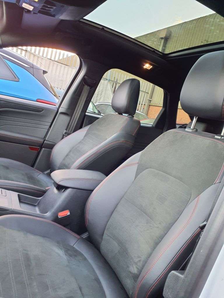 A 2024 FORD KUGA 2.5h Duratec Black Package Edition SUV 5dr Petrol Hybrid CVT Euro 6 (s/s) ( A 2024 FORD KUGA 2.5h Duratec Black Package Edition SUV 5dr Petrol Hybrid CVT Euro 6 (s/s) (