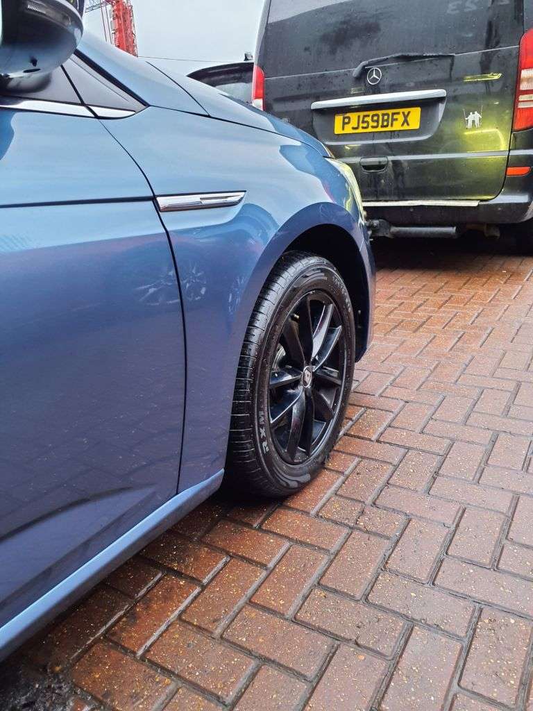 2017 RENAULT MEGANE 2017 RENAULT MEGANE