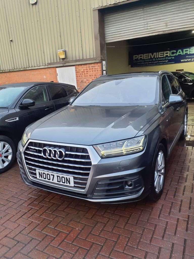 A 2015 AUDI Q7 3.0 TDI V6 S line SUV 5dr Diesel Tiptronic quattro Euro 6 (s/s) (272 ps) 6 A 2015 AUDI Q7 3.0 TDI V6 S line SUV 5dr Diesel Tiptronic quattro Euro 6 (s/s) (272 ps) 6