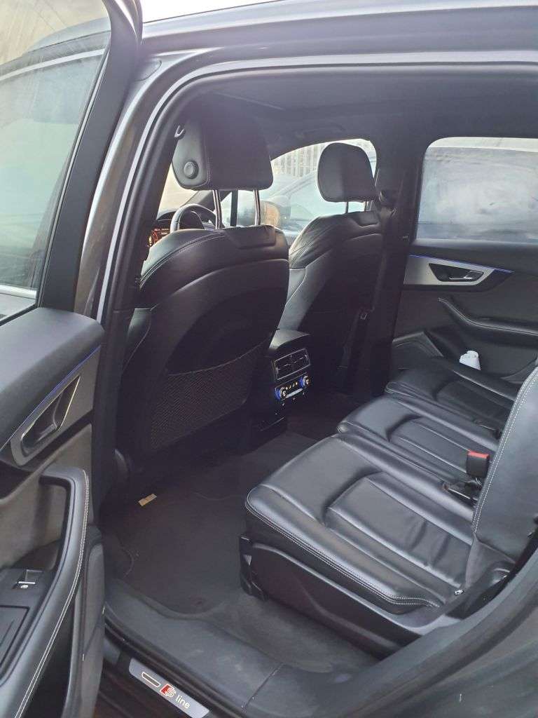 0 AUDI Q7 0 AUDI Q7