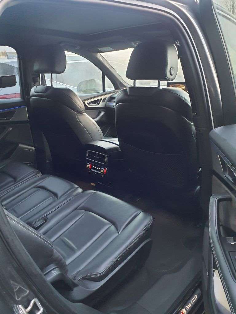 0 AUDI Q7 0 AUDI Q7