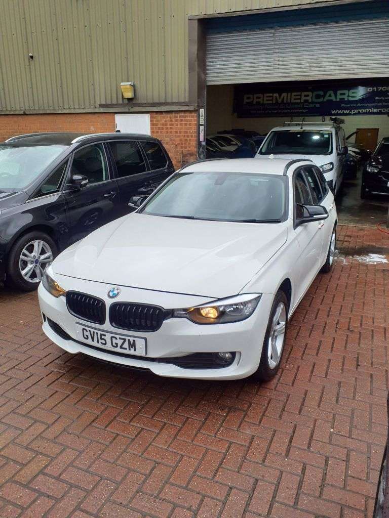 A 2015 BMW 3 SERIES 2.0 318d BluePerformance SE Touring 5dr Diesel Auto Euro 6 (s/s) (143 ps) 3 A 2015 BMW 3 SERIES 2.0 318d BluePerformance SE Touring 5dr Diesel Auto Euro 6 (s/s) (143 ps) 3