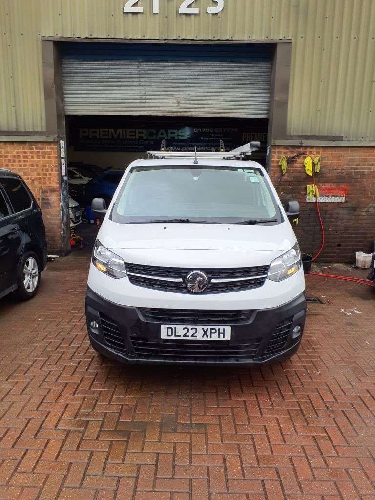 A 2022 VAUXHALL VIVARO 1.5 Turbo D 2900 Dynamic Panel Van 6dr Diesel Manual L2 H1 Euro 6 (s/s) (10 A 2022 VAUXHALL VIVARO 1.5 Turbo D 2900 Dynamic Panel Van 6dr Diesel Manual L2 H1 Euro 6 (s/s) (10