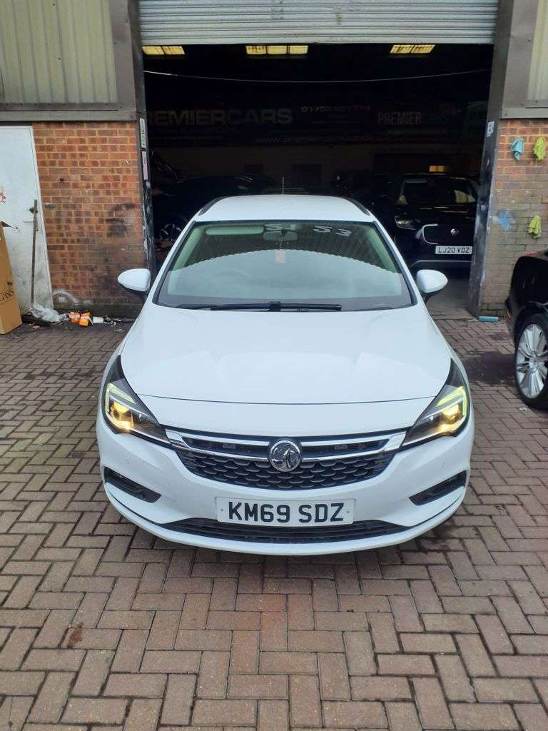 A 2019 VAUXHALL ASTRA 1.6L 5d AUTO 134 BHP 6 MONTH WARRANTY A 2019 VAUXHALL ASTRA 1.6L 5d AUTO 134 BHP 6 MONTH WARRANTY