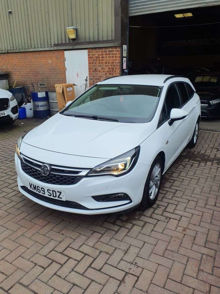 A 2019 VAUXHALL ASTRA 1.6L 5d AUTO 134 BHP 6 MONTH WARRANTY A 2019 VAUXHALL ASTRA 1.6L 5d AUTO 134 BHP 6 MONTH WARRANTY