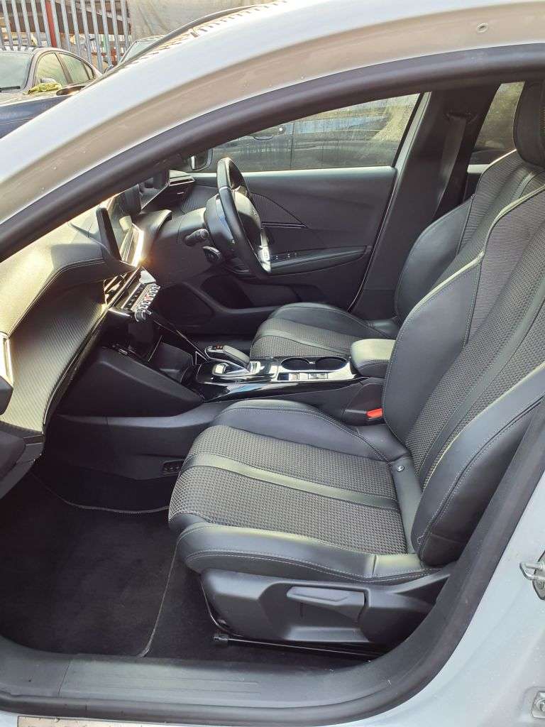 A 2021 PEUGEOT E-208 50kWh GT Hatchback 5dr Electric Auto (136 ps) 6 MONTH WARRANTY A 2021 PEUGEOT E-208 50kWh GT Hatchback 5dr Electric Auto (136 ps) 6 MONTH WARRANTY