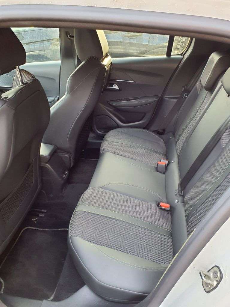 2021 PEUGEOT E-208 2021 PEUGEOT E-208