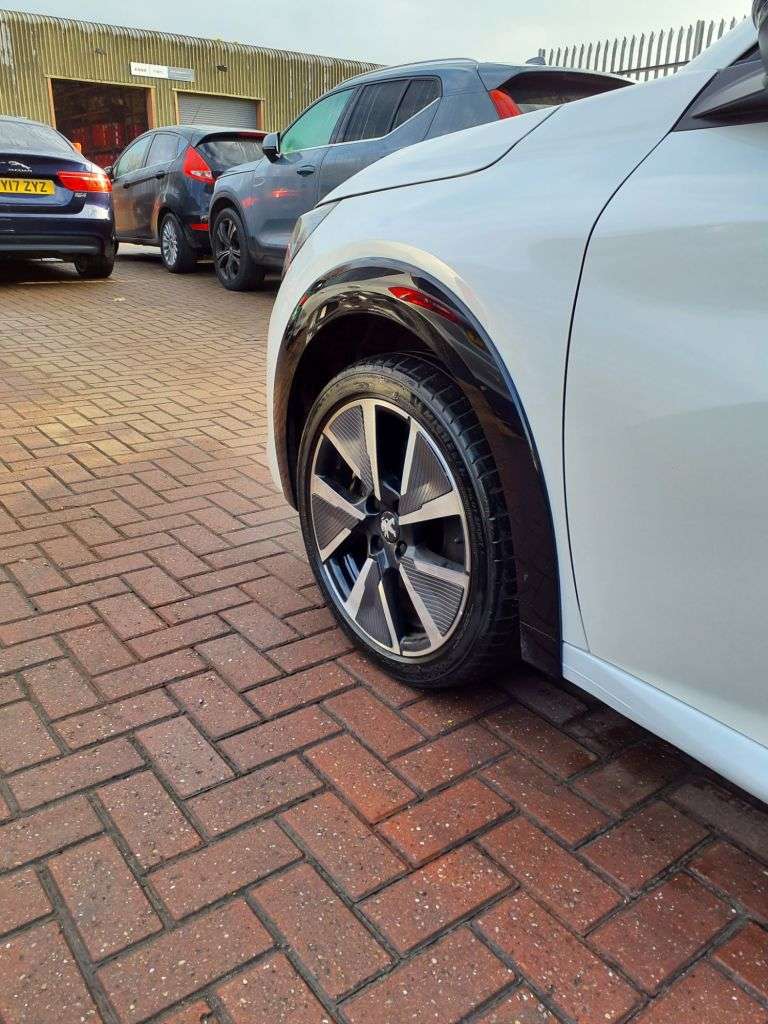 2021 PEUGEOT E-208 2021 PEUGEOT E-208