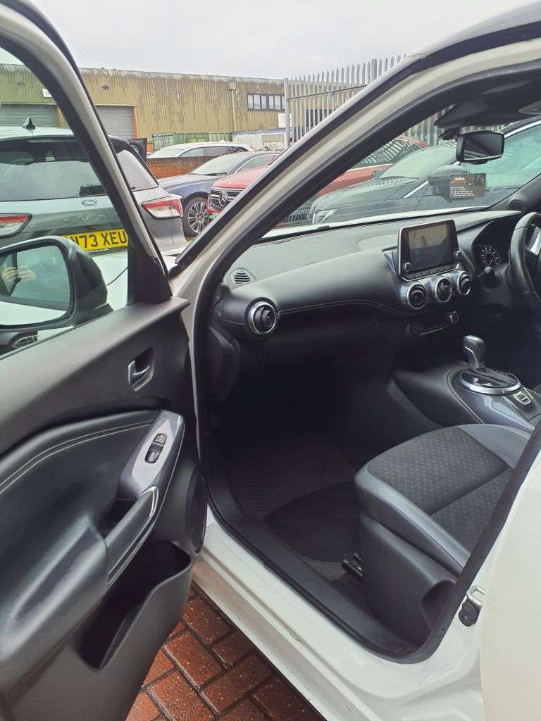 A 2022 NISSAN JUKE 1.0 DIG-T N-Connecta SUV 5dr Petrol DCT Auto Euro 6 (s/s) (114 ps) 6 MONTHS A 2022 NISSAN JUKE 1.0 DIG-T N-Connecta SUV 5dr Petrol DCT Auto Euro 6 (s/s) (114 ps) 6 MONTHS