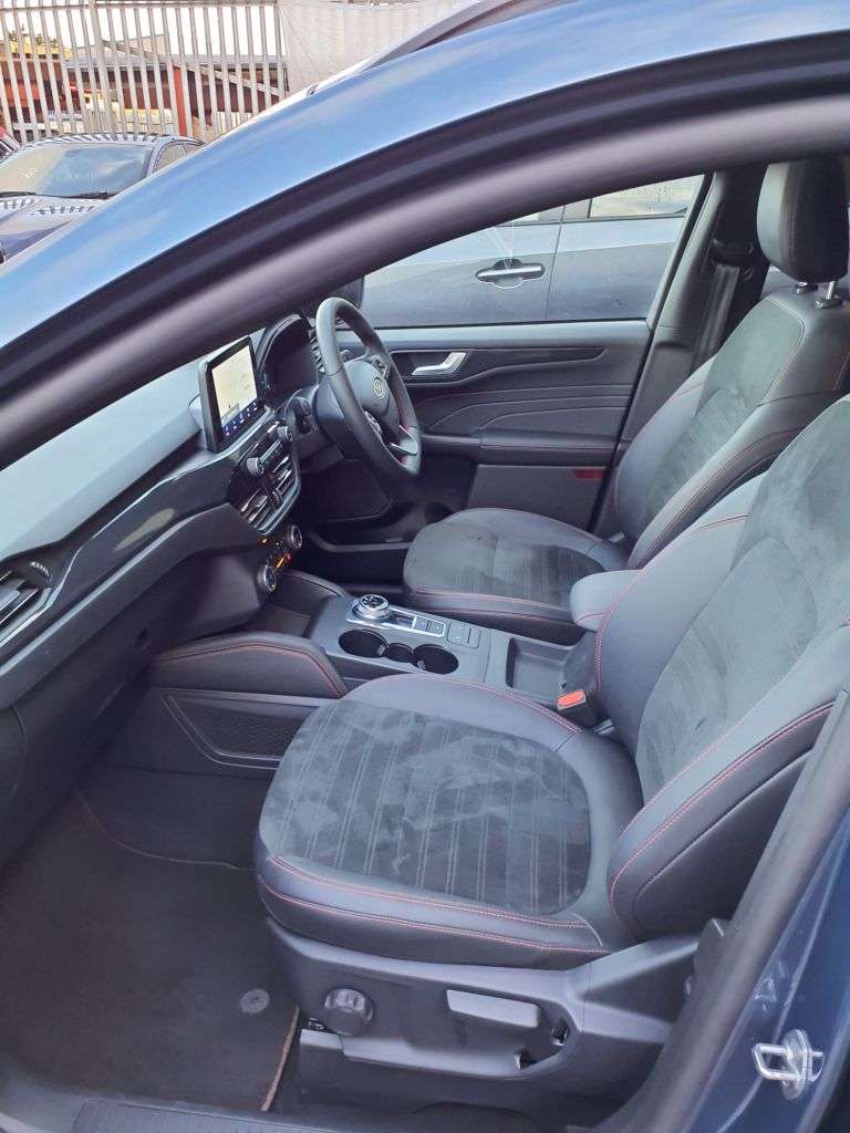 A 2023 FORD KUGA 2.5h Duratec ST-Line X Edition SUV 5dr Petrol Hybrid CVT Euro 6 (s/s) (190 A 2023 FORD KUGA 2.5h Duratec ST-Line X Edition SUV 5dr Petrol Hybrid CVT Euro 6 (s/s) (190