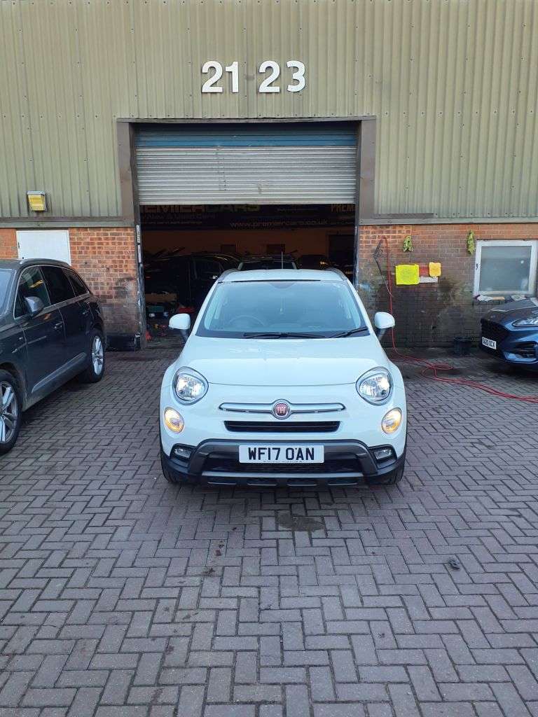 A 2017 FIAT 500X 1.6 MultiJetII Cross SUV 5dr Diesel DCT Euro 6 (s/s) (120 ps) 3 MONTHS WARR A 2017 FIAT 500X 1.6 MultiJetII Cross SUV 5dr Diesel DCT Euro 6 (s/s) (120 ps) 3 MONTHS WARR