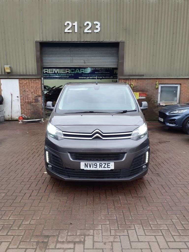 A 2019 CITROEN DISPATCH 2.0 BlueHDi 1250 Enterprise Plus M Crew Van Double Cab 6dr Diesel EAT6 MWB A 2019 CITROEN DISPATCH 2.0 BlueHDi 1250 Enterprise Plus M Crew Van Double Cab 6dr Diesel EAT6 MWB