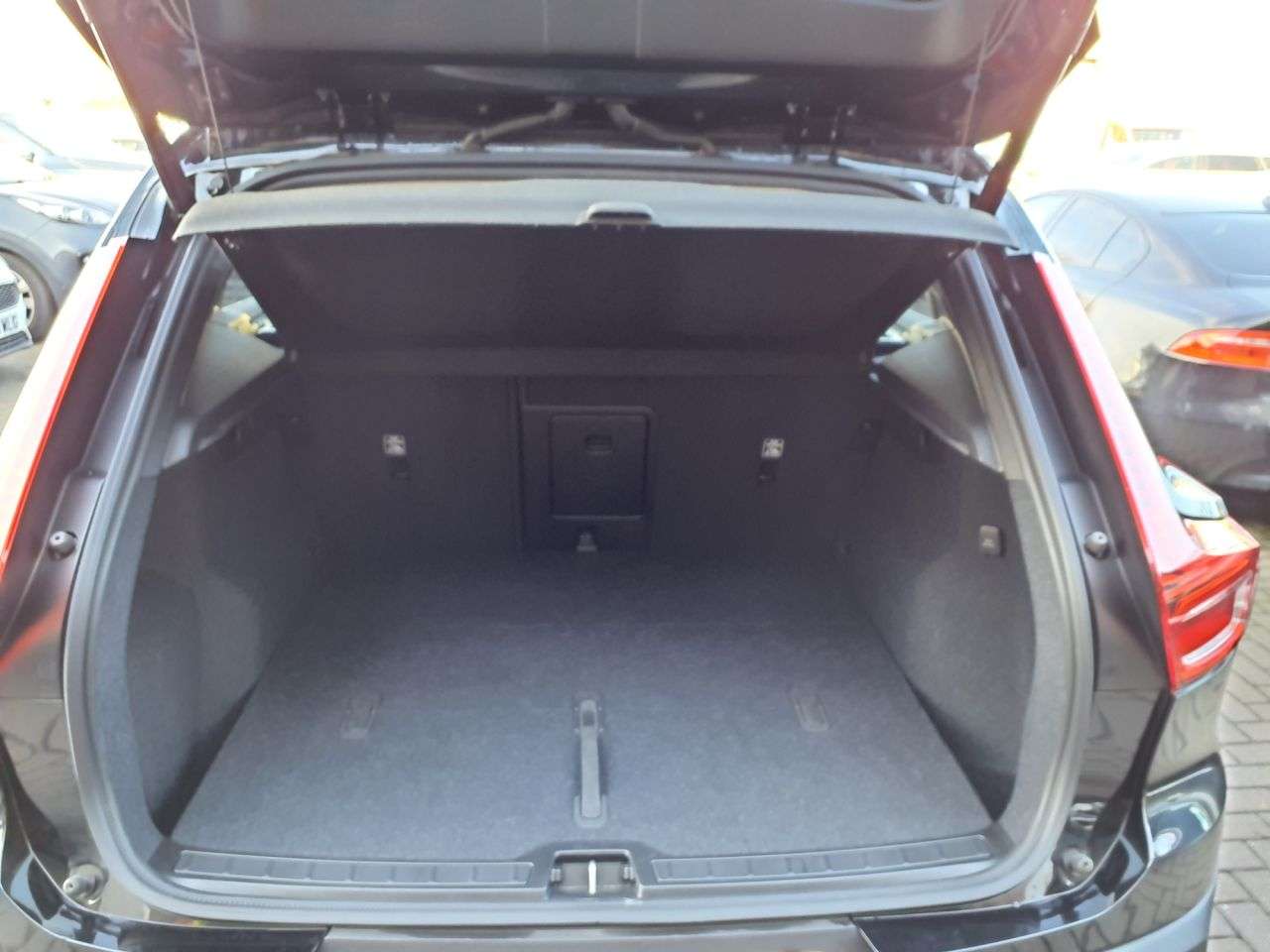 2023 VOLVO XC40 2023 VOLVO XC40