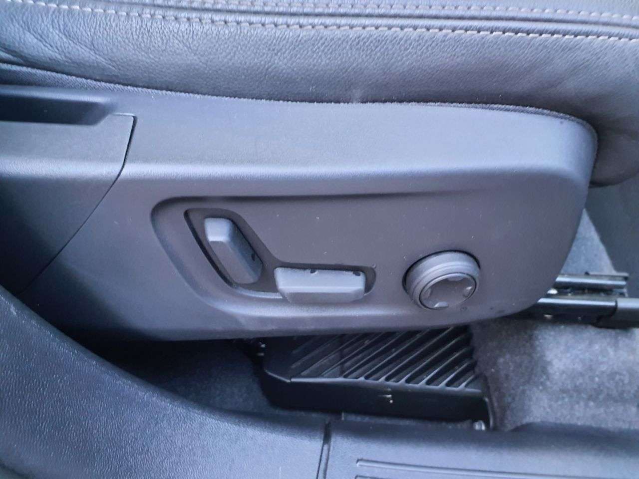 2023 VOLVO XC40 2023 VOLVO XC40