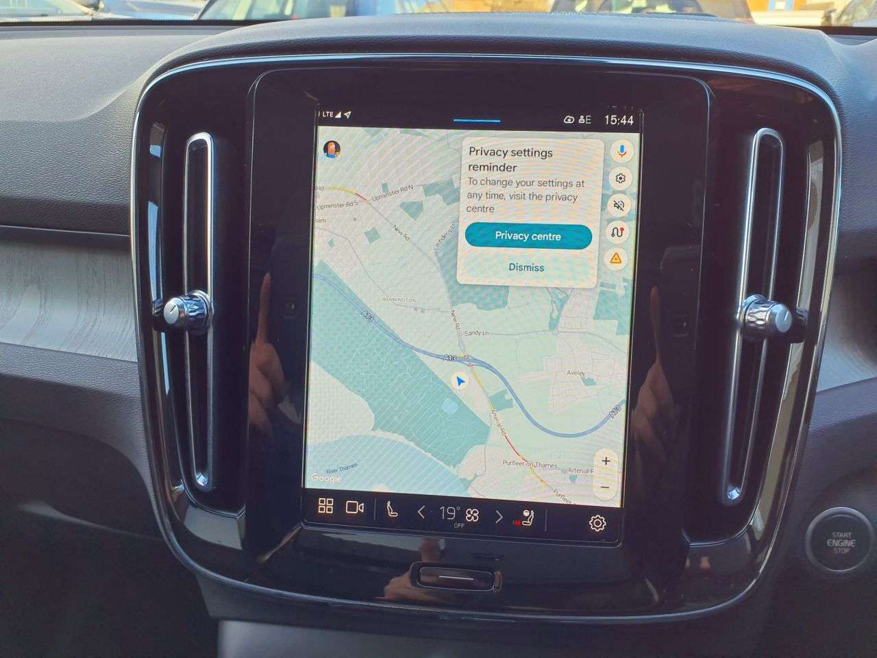 2023 VOLVO XC40 2023 VOLVO XC40