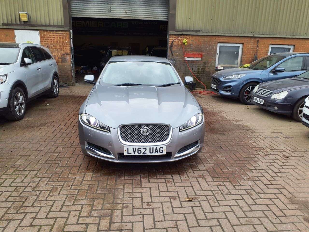 A 2012 JAGUAR XF 3.0d V6 Luxury Saloon 4dr Diesel Auto Euro 5 (240 ps) 3 MONTHS WARRANTY A 2012 JAGUAR XF 3.0d V6 Luxury Saloon 4dr Diesel Auto Euro 5 (240 ps) 3 MONTHS WARRANTY