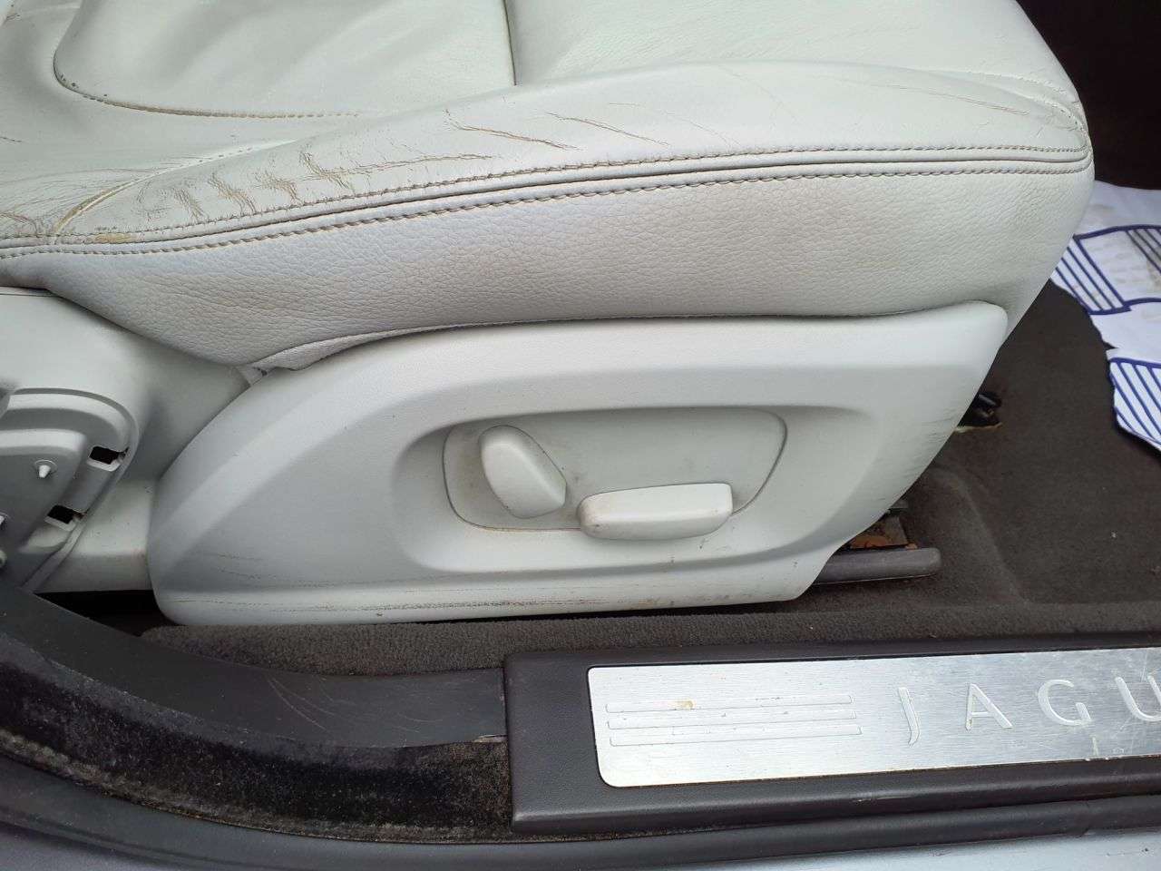 2012 JAGUAR XF 2012 JAGUAR XF