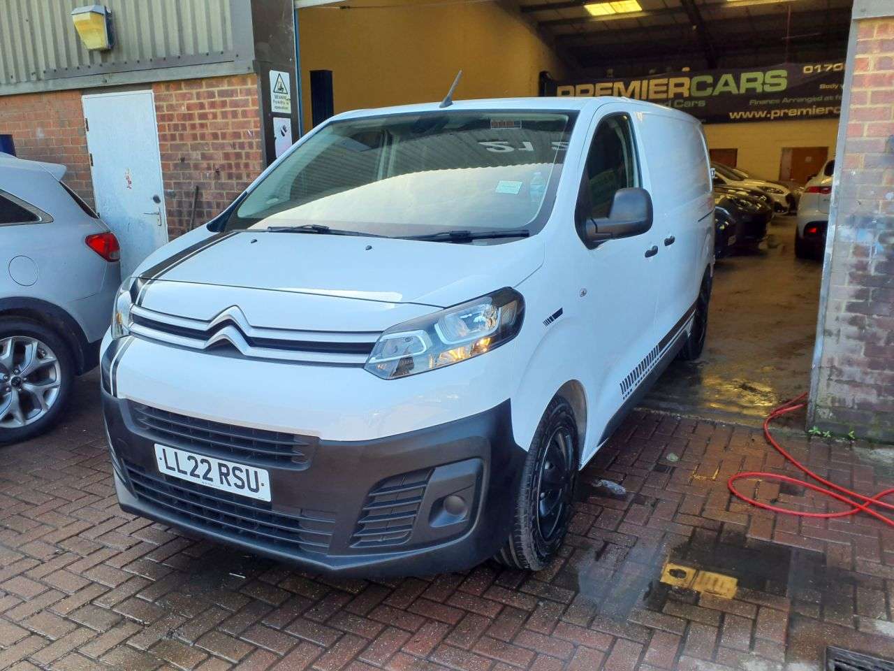 A 2022 CITROEN DISPATCH 1.5 BlueHDi 1000 Enterprise Pro M Panel Van 6dr Diesel Manual FWD 2 Euro 6 A 2022 CITROEN DISPATCH 1.5 BlueHDi 1000 Enterprise Pro M Panel Van 6dr Diesel Manual FWD 2 Euro 6