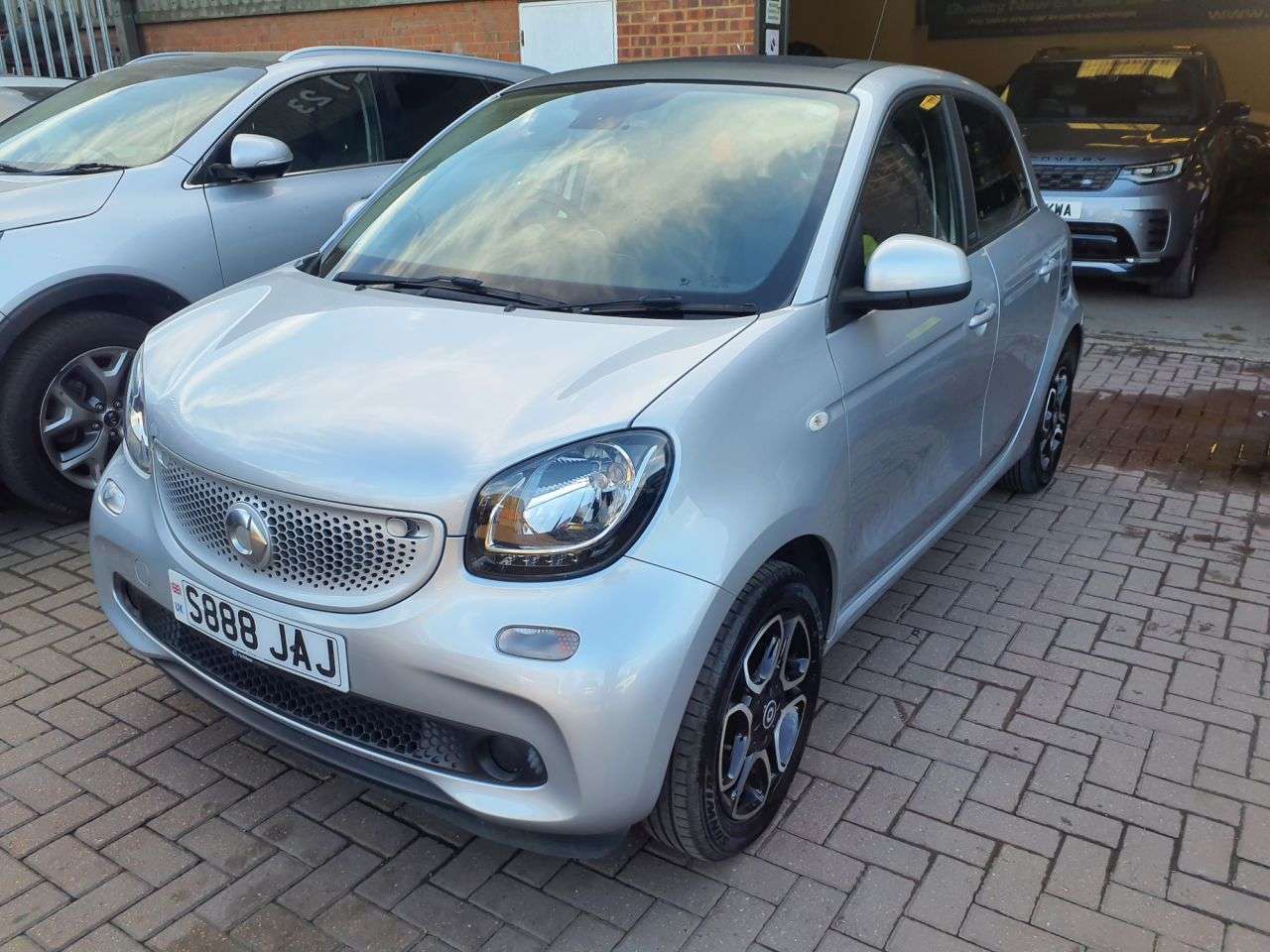 A 2016 SMART FORFOUR 1.0 Prime Night Sky (Premium) Hatchback 5dr Petrol Manual Euro 6 (s/s) (71 A 2016 SMART FORFOUR 1.0 Prime Night Sky (Premium) Hatchback 5dr Petrol Manual Euro 6 (s/s) (71