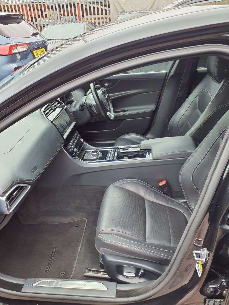 A 2018 JAGUAR XE 2.0d R-Sport Saloon 4dr Diesel Auto Euro 6 (s/s) (180 ps) 6 MONTH WARRANTY A 2018 JAGUAR XE 2.0d R-Sport Saloon 4dr Diesel Auto Euro 6 (s/s) (180 ps) 6 MONTH WARRANTY
