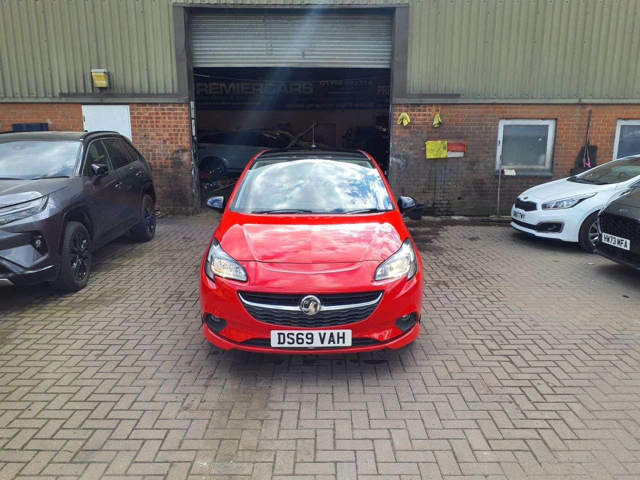 A 2019 VAUXHALL CORSA 1.4i SRi VX Line Nav Black Hatchback 5dr Petrol Manual Euro 6 (s/s) (90 ps) A 2019 VAUXHALL CORSA 1.4i SRi VX Line Nav Black Hatchback 5dr Petrol Manual Euro 6 (s/s) (90 ps)
