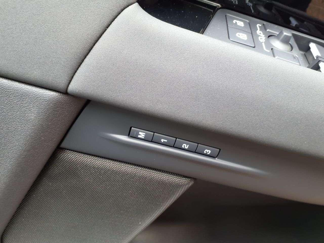 2024 LAND ROVER RANGE ROVER EVOQUE 2024 LAND ROVER RANGE ROVER EVOQUE