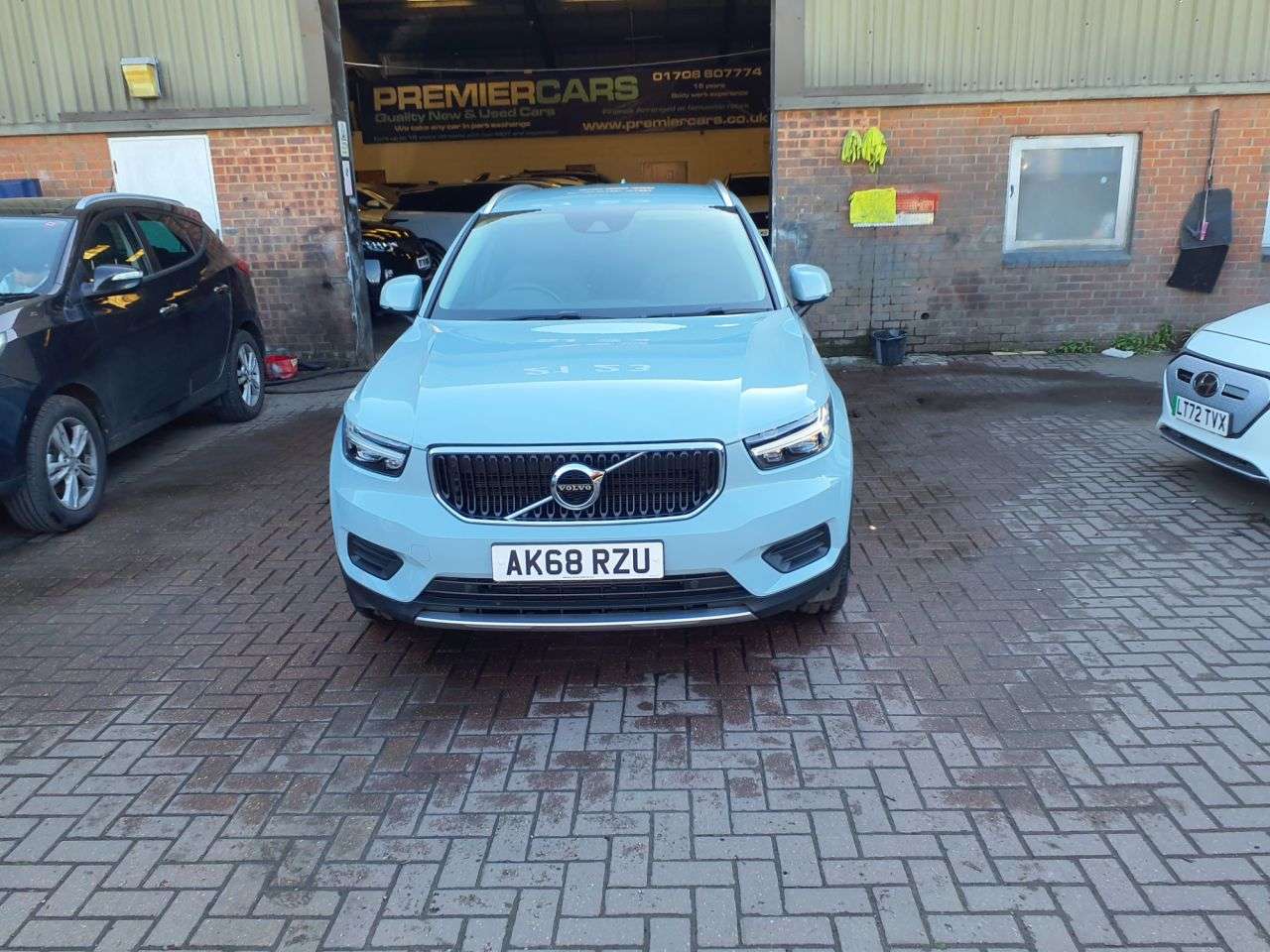 A 2018 VOLVO XC40 2.0 D3 Momentum Pro SUV 5dr Diesel Auto AWD Euro 6 (s/s) (150 ps) 6 MONTH W A 2018 VOLVO XC40 2.0 D3 Momentum Pro SUV 5dr Diesel Auto AWD Euro 6 (s/s) (150 ps) 6 MONTH W