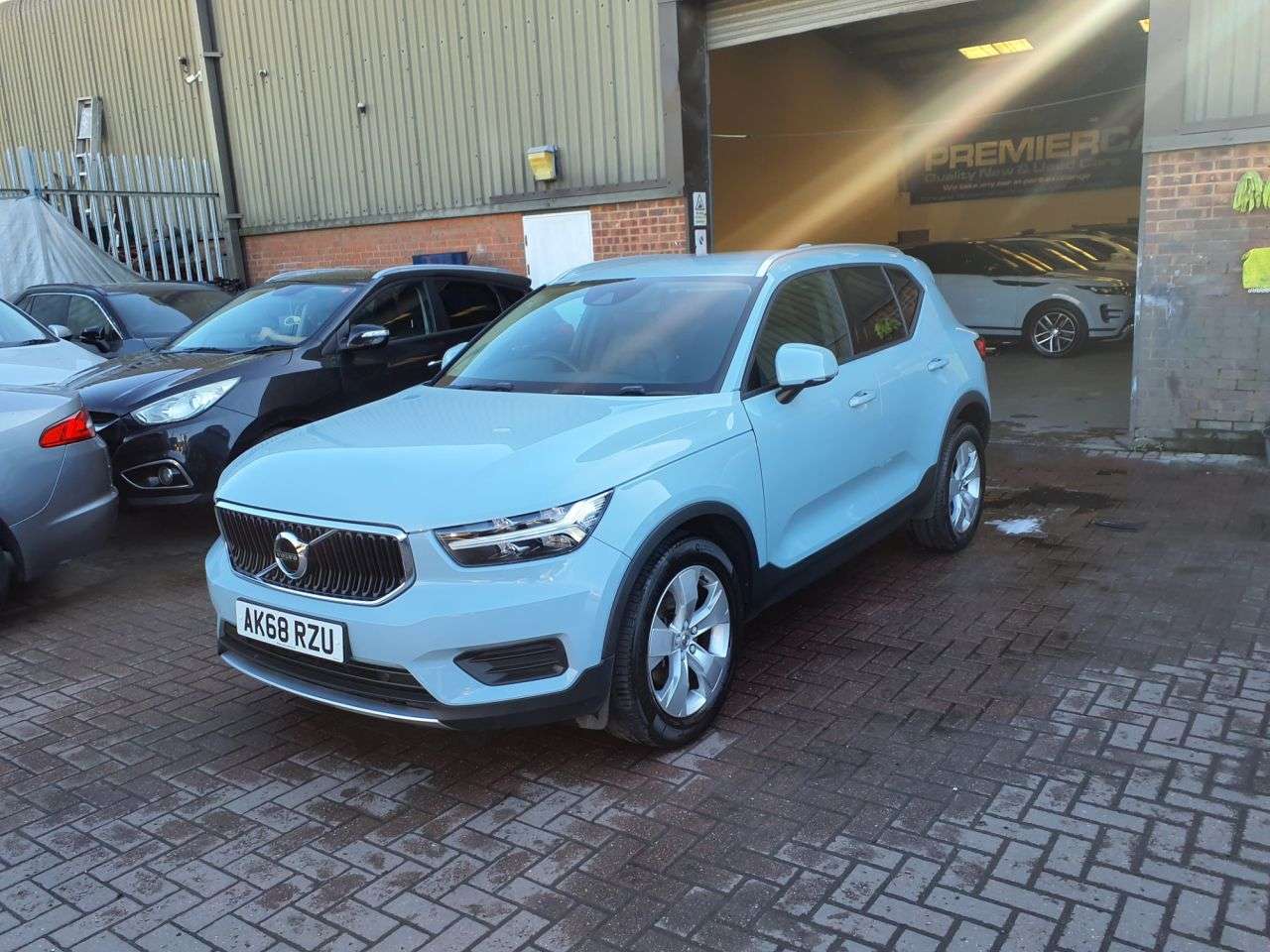 A 2018 VOLVO XC40 2.0 D3 Momentum Pro SUV 5dr Diesel Auto AWD Euro 6 (s/s) (150 ps) 6 MONTH W A 2018 VOLVO XC40 2.0 D3 Momentum Pro SUV 5dr Diesel Auto AWD Euro 6 (s/s) (150 ps) 6 MONTH W
