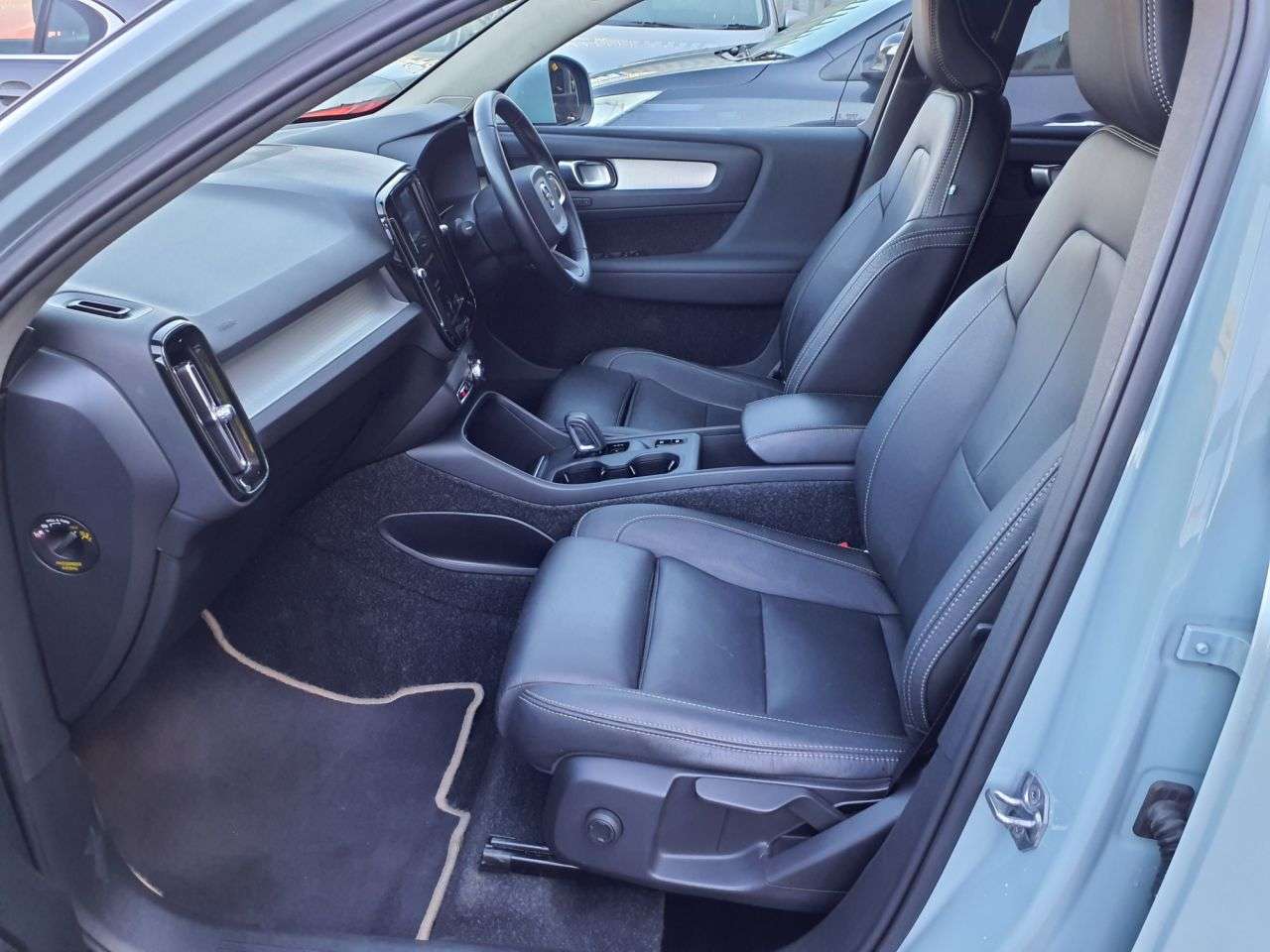 A 2018 VOLVO XC40 2.0 D3 Momentum Pro SUV 5dr Diesel Auto AWD Euro 6 (s/s) (150 ps) 6 MONTH W A 2018 VOLVO XC40 2.0 D3 Momentum Pro SUV 5dr Diesel Auto AWD Euro 6 (s/s) (150 ps) 6 MONTH W
