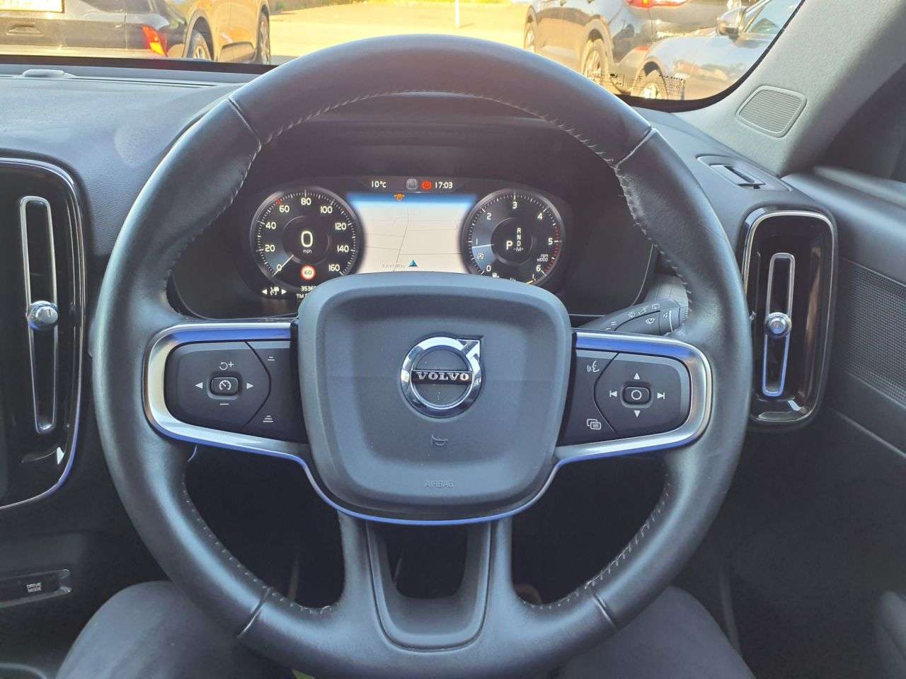 2018 VOLVO XC40 2018 VOLVO XC40
