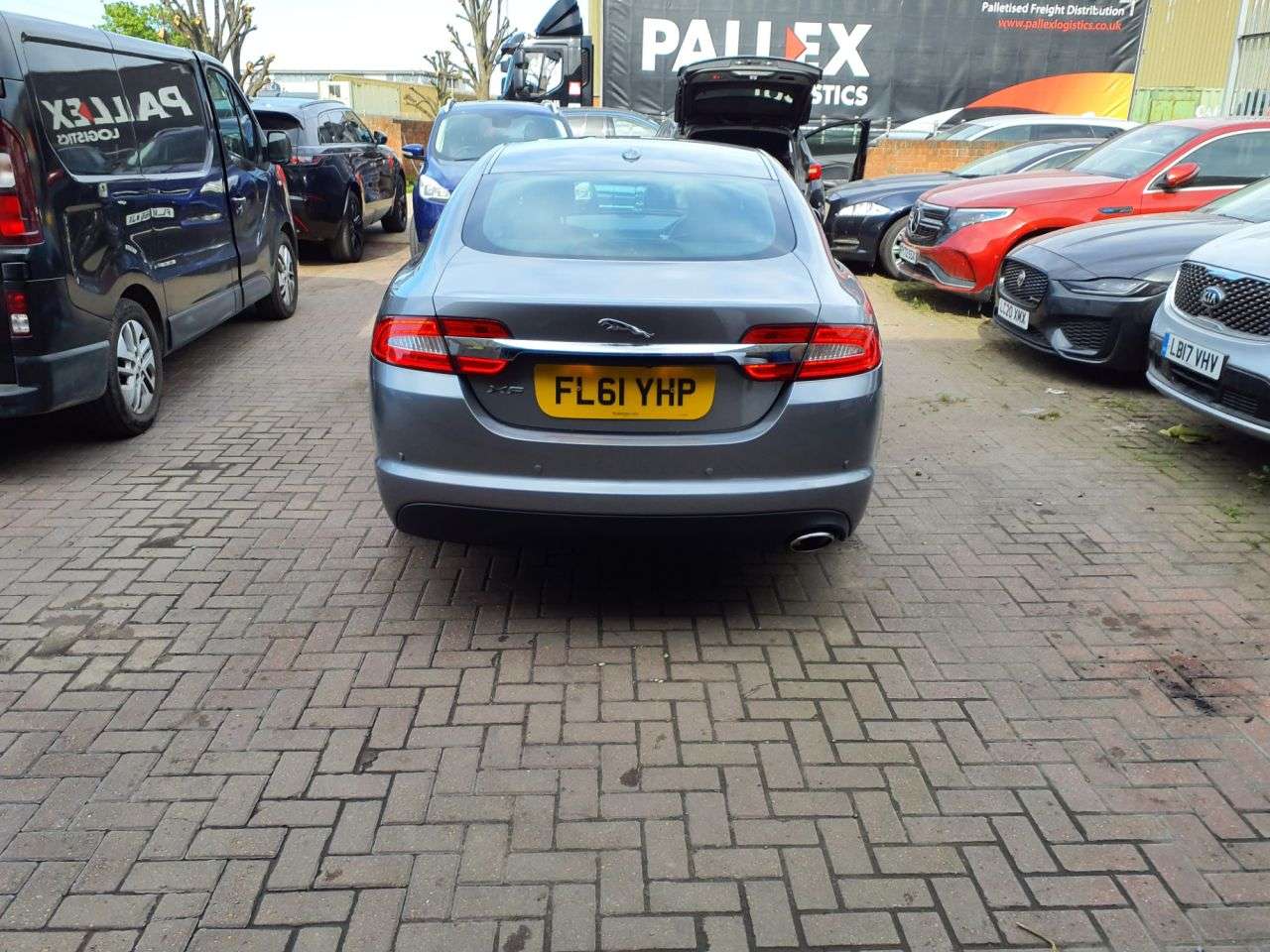 2011 JAGUAR XF 2011 JAGUAR XF