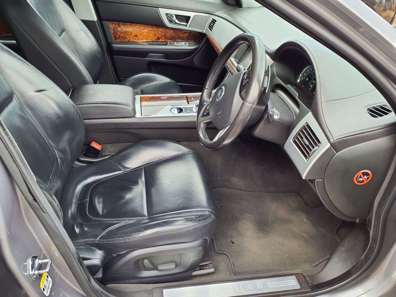 2011 JAGUAR XF 2011 JAGUAR XF