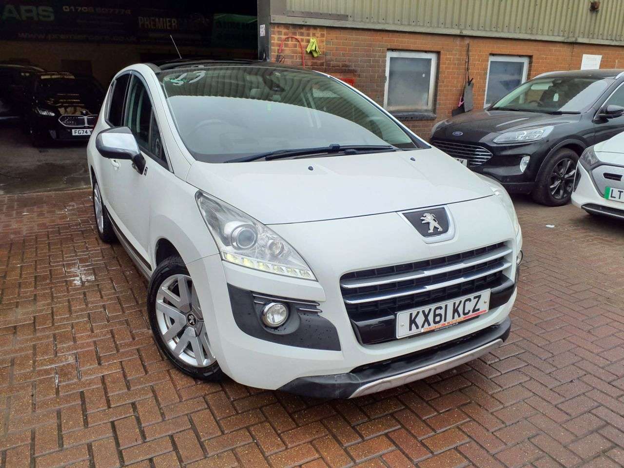 A 2011 PEUGEOT 3008 2.0 h e-HDi SUV 5dr Diesel Hybrid EGC 4WD Euro 5 (s/s) (200 ps) 3 MONTHS WA A 2011 PEUGEOT 3008 2.0 h e-HDi SUV 5dr Diesel Hybrid EGC 4WD Euro 5 (s/s) (200 ps) 3 MONTHS WA