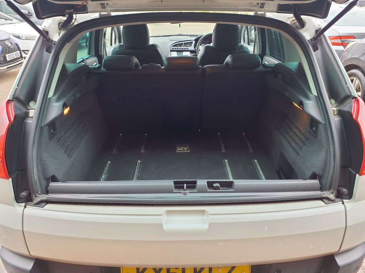 2011 PEUGEOT 3008 2011 PEUGEOT 3008
