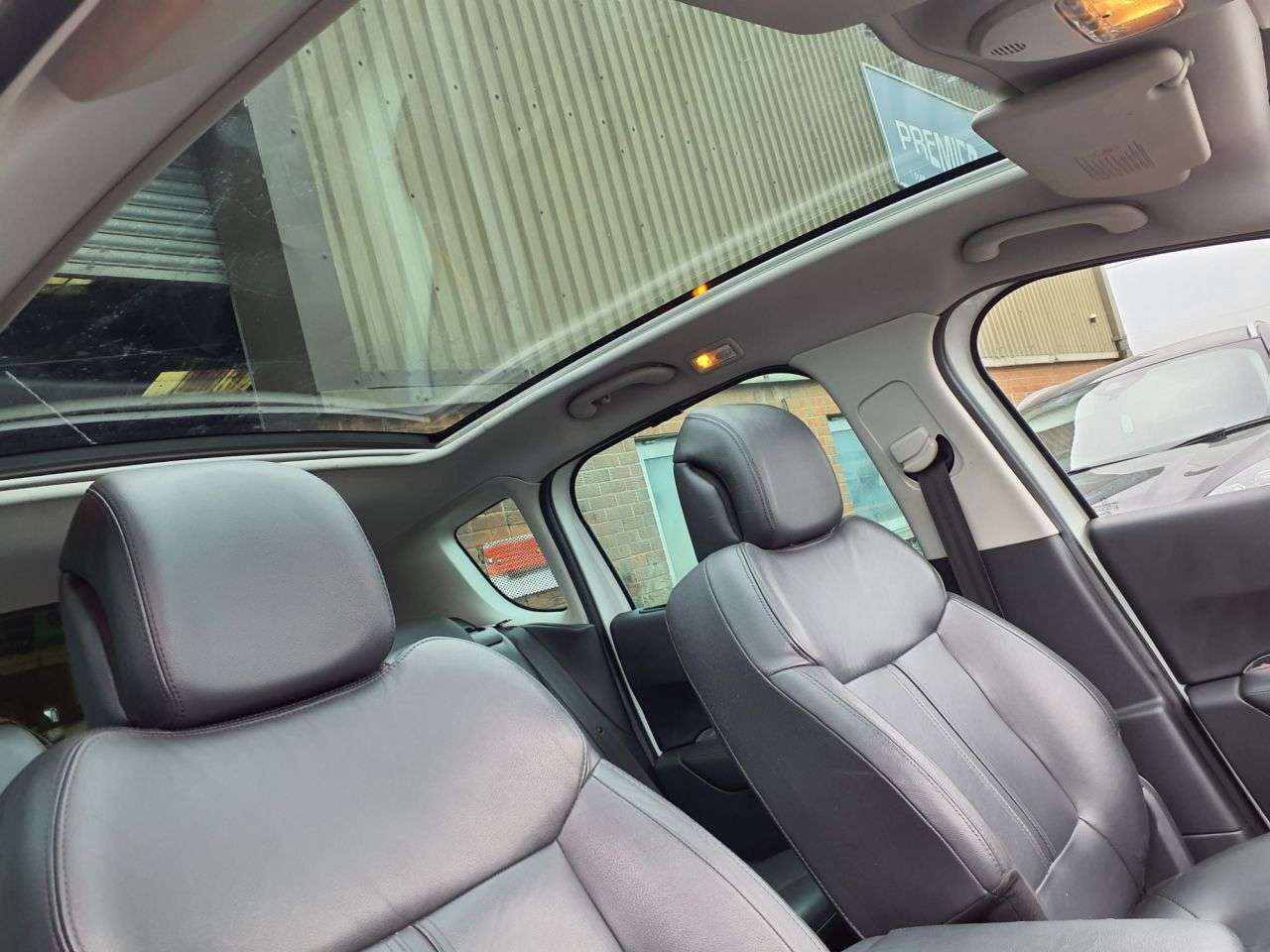 2011 PEUGEOT 3008 2011 PEUGEOT 3008