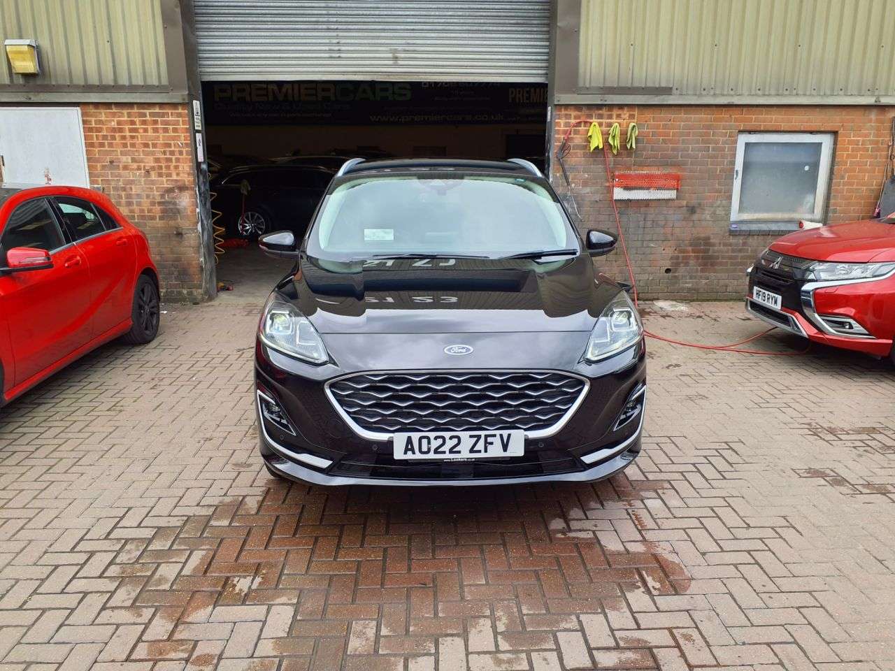 A 2022 FORD KUGA 2.5 Duratec 14.4kWh Vignale SUV 5dr Petrol Plug-in Hybrid CVT Euro 6 (s/s) A 2022 FORD KUGA 2.5 Duratec 14.4kWh Vignale SUV 5dr Petrol Plug-in Hybrid CVT Euro 6 (s/s)