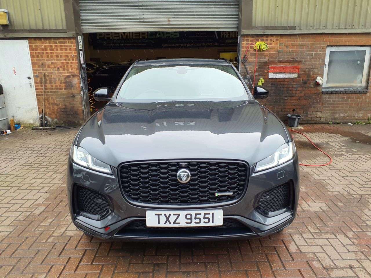 A 2024 JAGUAR F-PACE 2.0 D200 MHEV R-Dynamic HSE Black 90th Anniversary Edition SUV 5dr Diesel A A 2024 JAGUAR F-PACE 2.0 D200 MHEV R-Dynamic HSE Black 90th Anniversary Edition SUV 5dr Diesel A