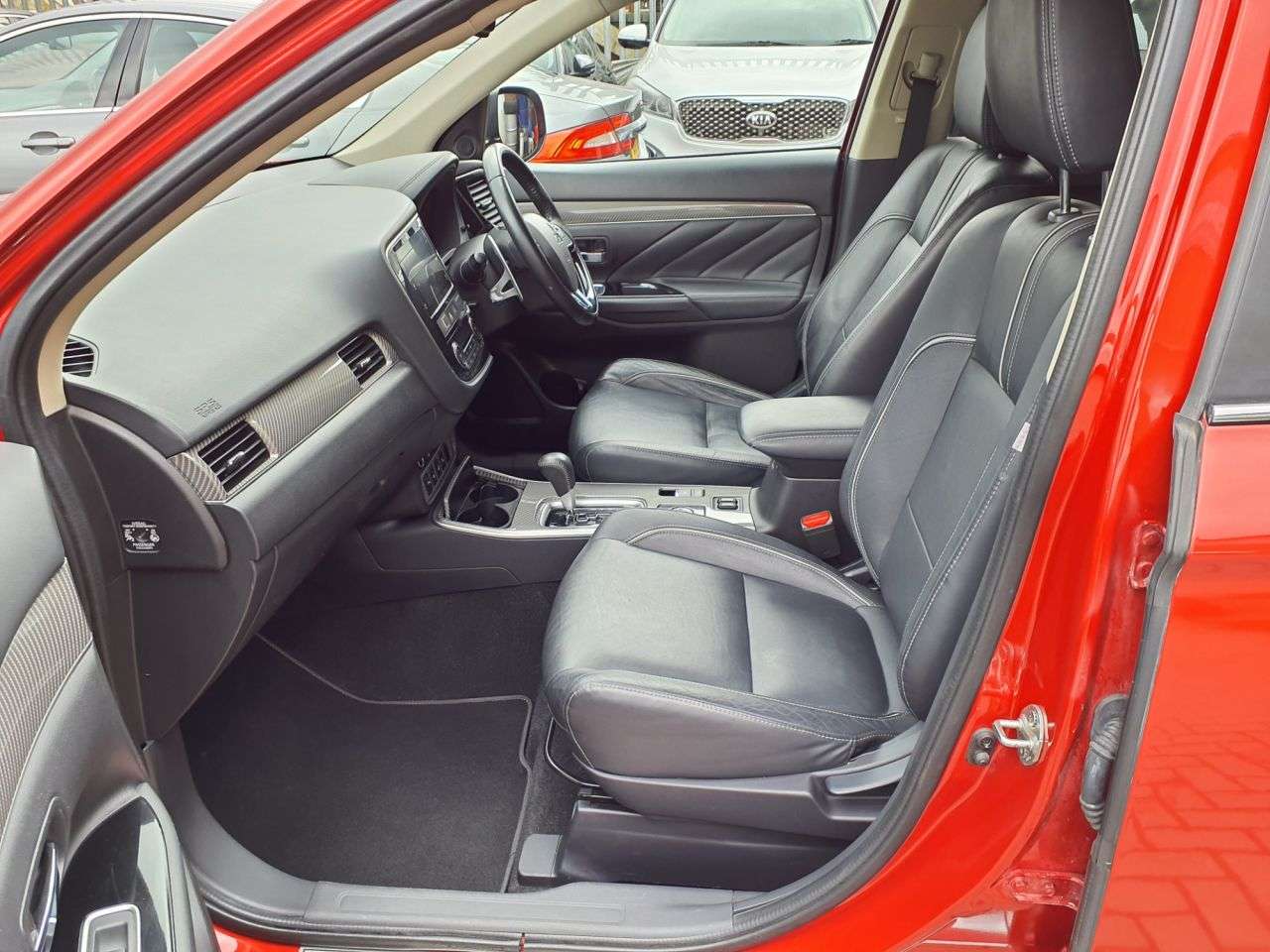 A 2019 MITSUBISHI OUTLANDER 2.2 DI-D 4 SUV 5dr Diesel Auto 4WD Euro 6 (147 ps) 6 MONTHS WARRANTY A 2019 MITSUBISHI OUTLANDER 2.2 DI-D 4 SUV 5dr Diesel Auto 4WD Euro 6 (147 ps) 6 MONTHS WARRANTY