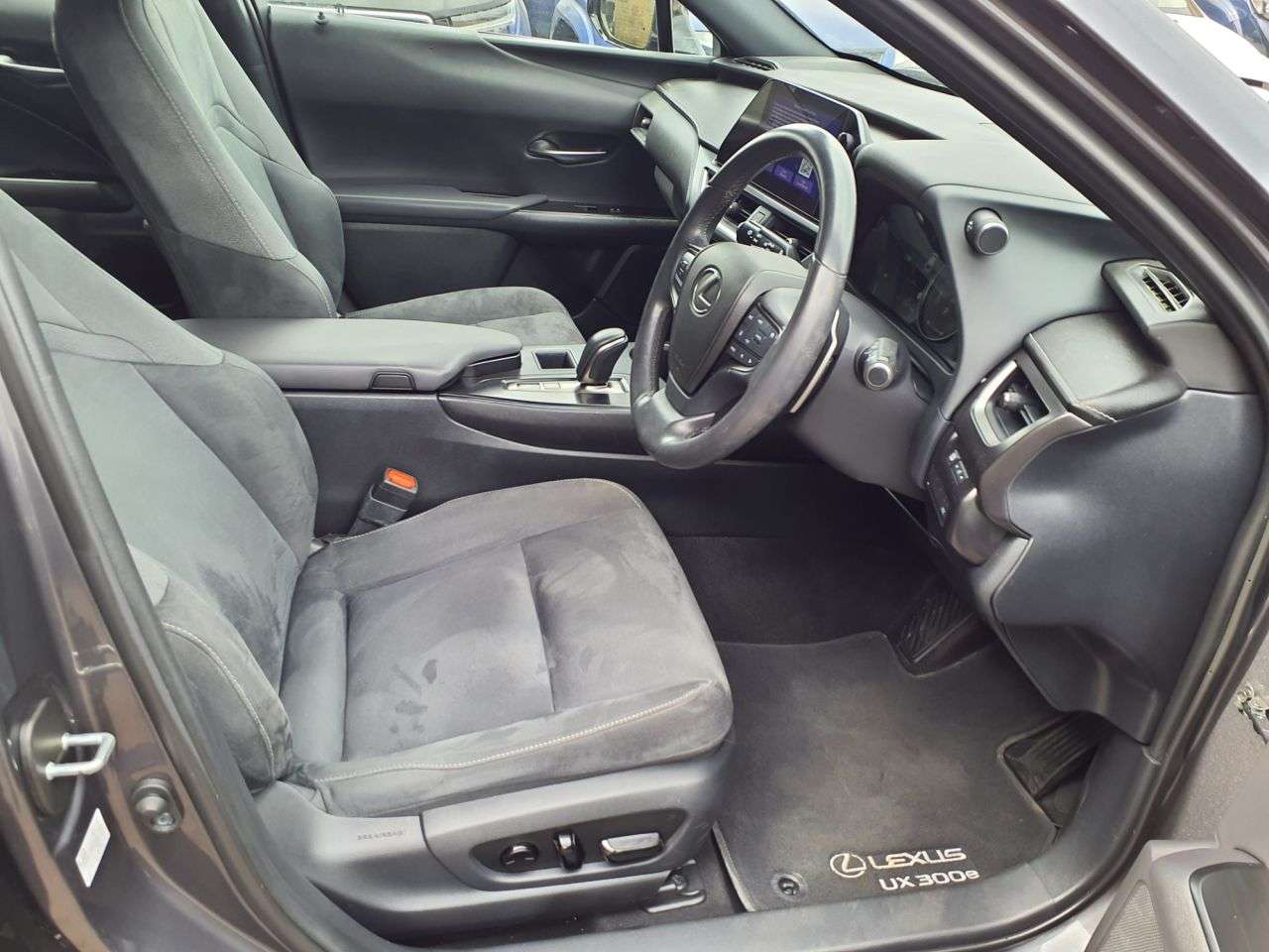 2024 LEXUS UX 2024 LEXUS UX