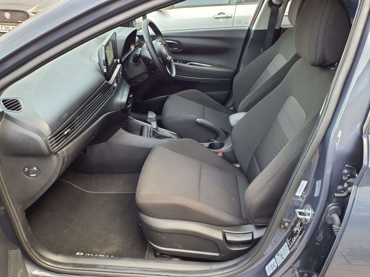 A 2025 HYUNDAI BAYON 1.0 T-GDi Premium SUV 5dr Petrol DCT Euro 6 (s/s) (100 ps) 6 MONTH WARRANTY A 2025 HYUNDAI BAYON 1.0 T-GDi Premium SUV 5dr Petrol DCT Euro 6 (s/s) (100 ps) 6 MONTH WARRANTY