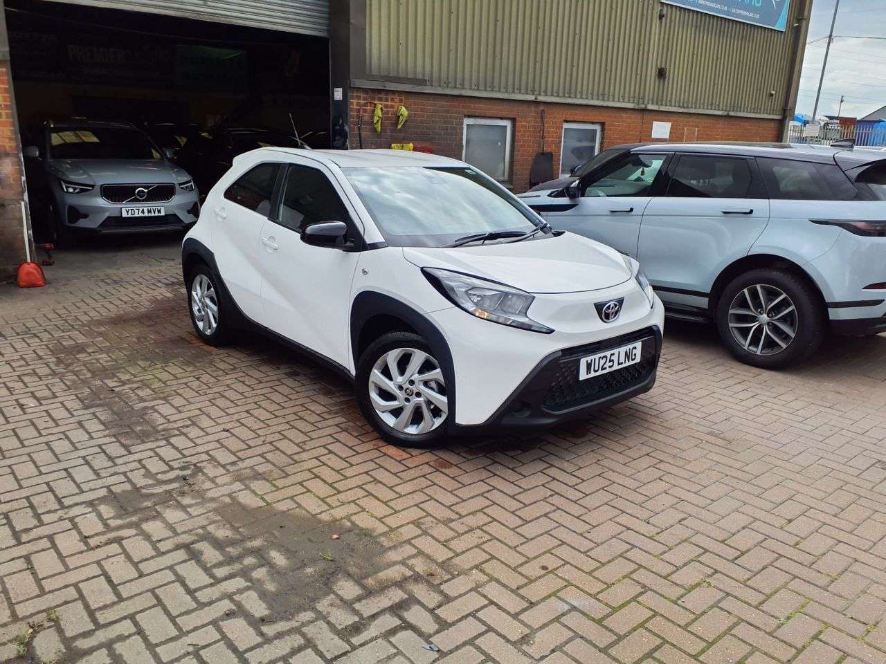 A 2025 TOYOTA AYGO X 1.0 VVT-i Pure Hatchback 5dr Petrol x-shift Euro 6 (s/s) (72 ps) 6 MONTH WA A 2025 TOYOTA AYGO X 1.0 VVT-i Pure Hatchback 5dr Petrol x-shift Euro 6 (s/s) (72 ps) 6 MONTH WA