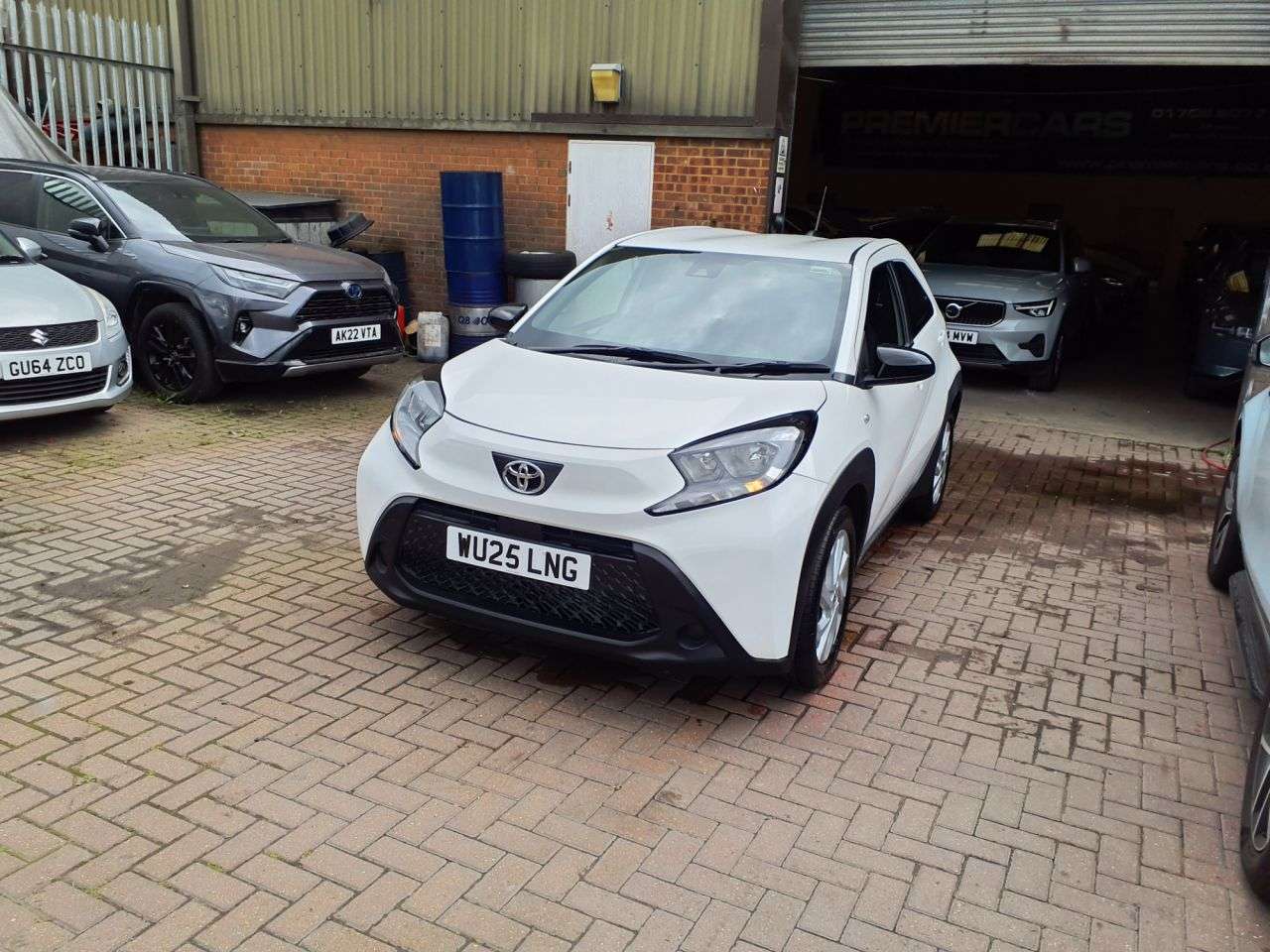 A 2025 TOYOTA AYGO X 1.0 VVT-i Pure Hatchback 5dr Petrol x-shift Euro 6 (s/s) (72 ps) 6 MONTH WA A 2025 TOYOTA AYGO X 1.0 VVT-i Pure Hatchback 5dr Petrol x-shift Euro 6 (s/s) (72 ps) 6 MONTH WA