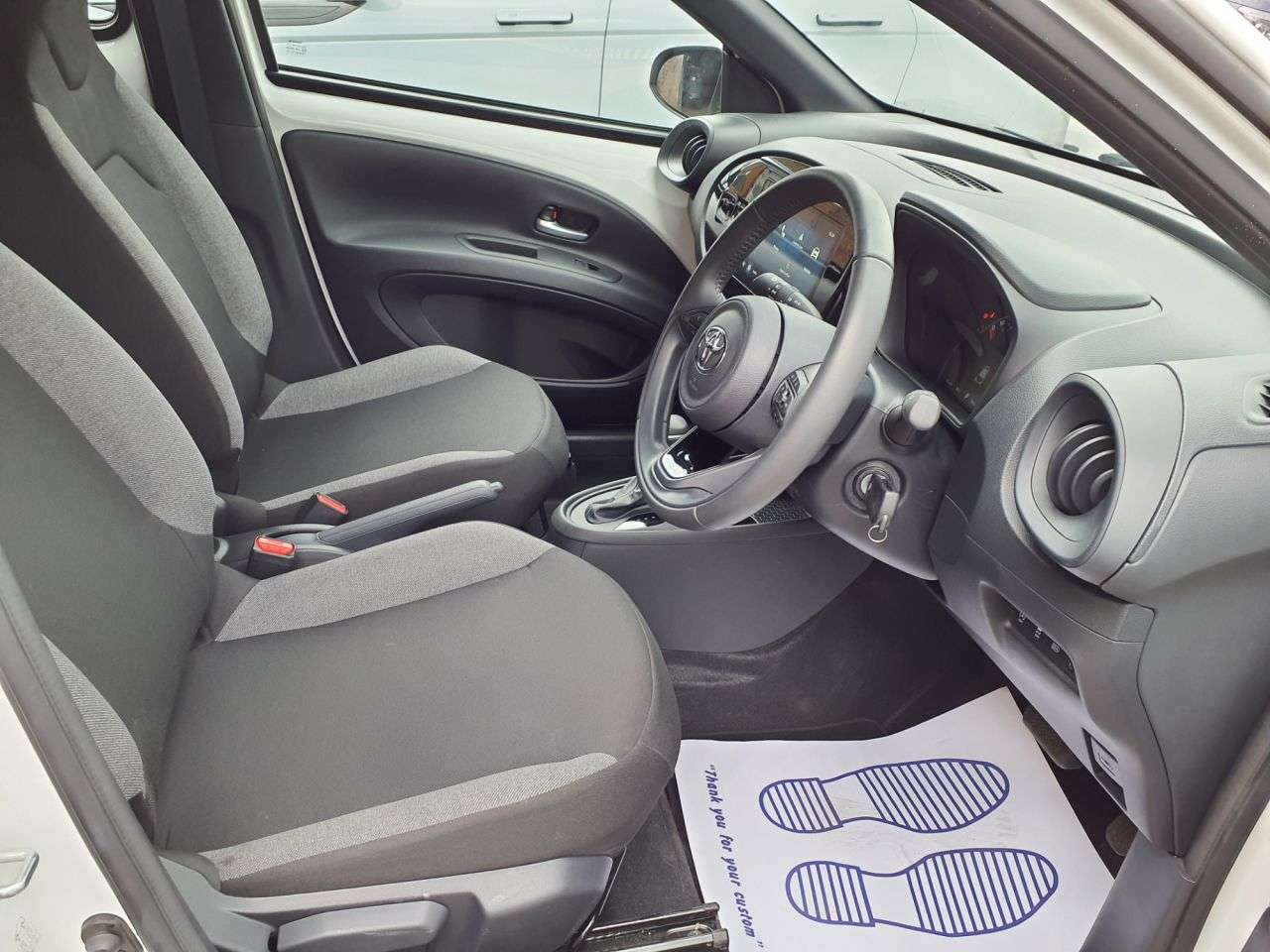 2025 TOYOTA AYGO X 2025 TOYOTA AYGO X