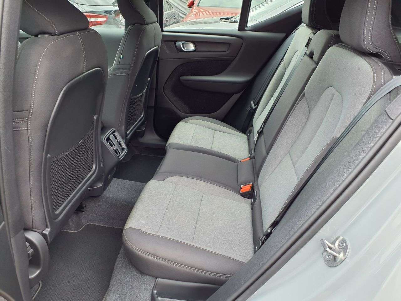 2024 VOLVO XC40 2024 VOLVO XC40
