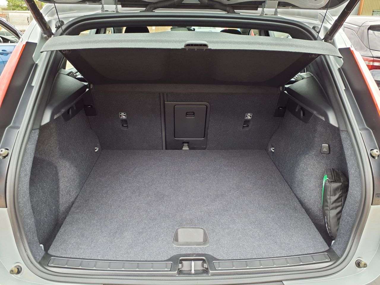 2024 VOLVO XC40 2024 VOLVO XC40