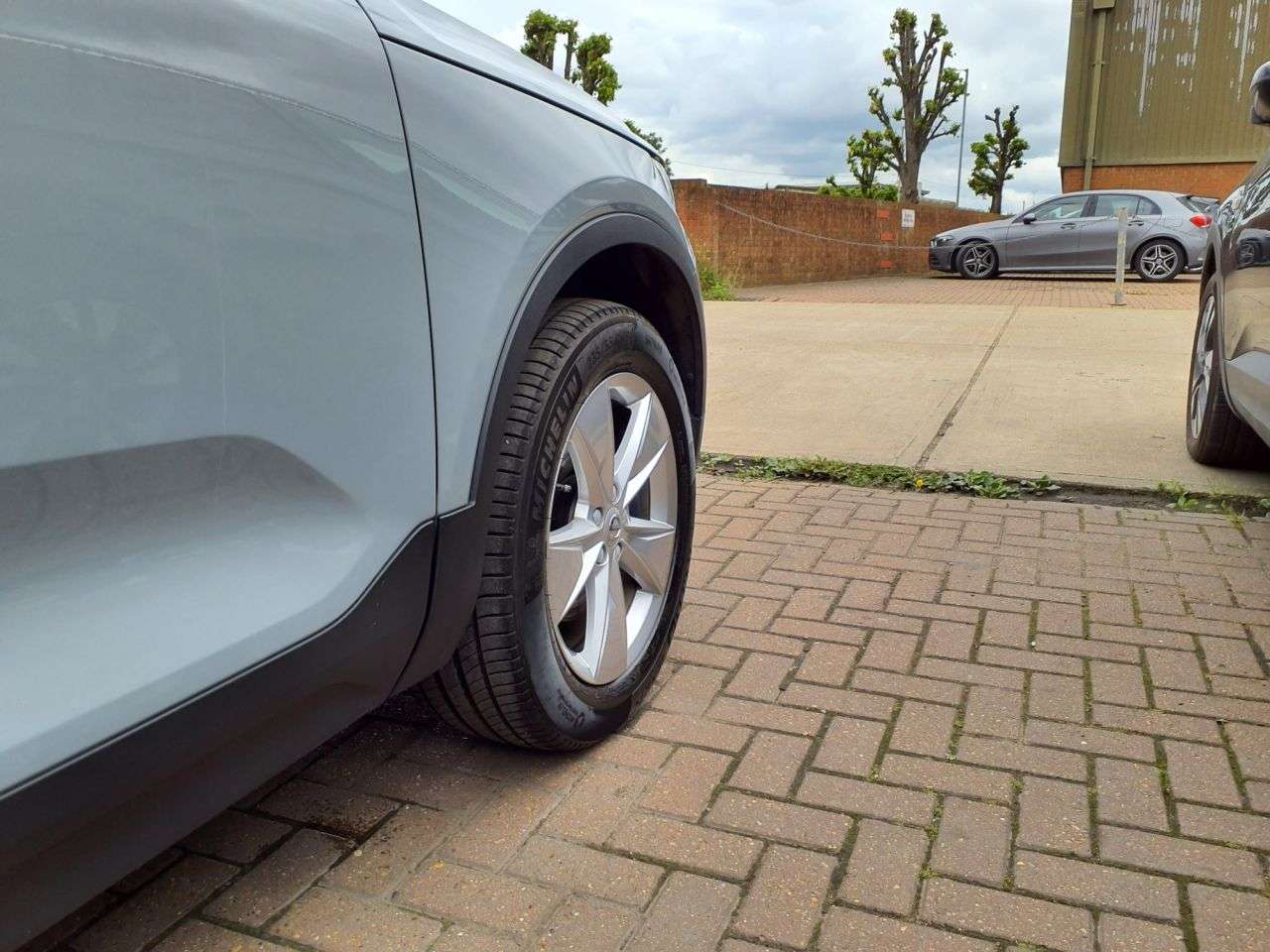 2024 VOLVO XC40 2024 VOLVO XC40