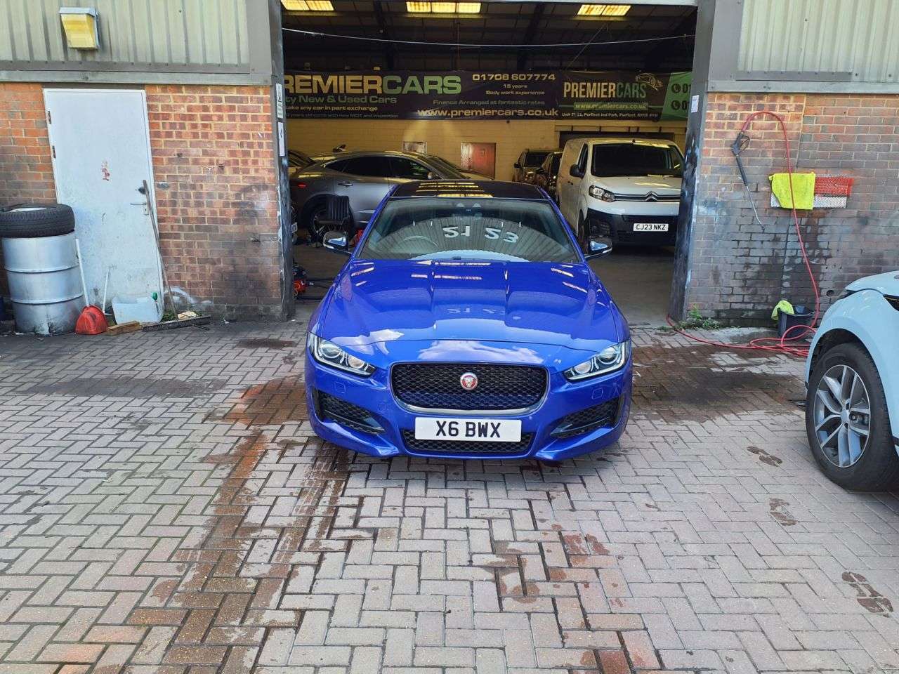 A 2019 JAGUAR XE 2.0i GPF R-Sport Saloon 4dr Petrol Auto Euro 6 (s/s) (250 ps) 3 MONTHS WARR A 2019 JAGUAR XE 2.0i GPF R-Sport Saloon 4dr Petrol Auto Euro 6 (s/s) (250 ps) 3 MONTHS WARR